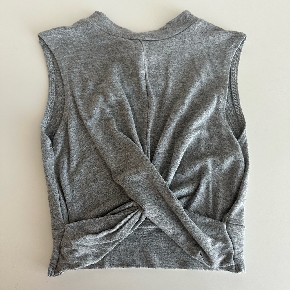 Criss cross crop top grey
